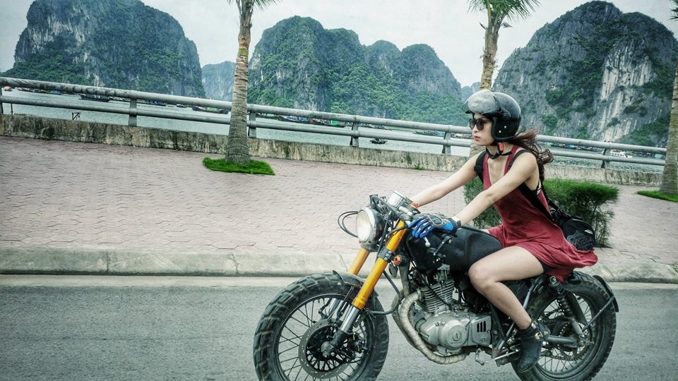 Nu biker Ha Noi voi 'be bu' Suzuki Big Boy 250 hinh anh