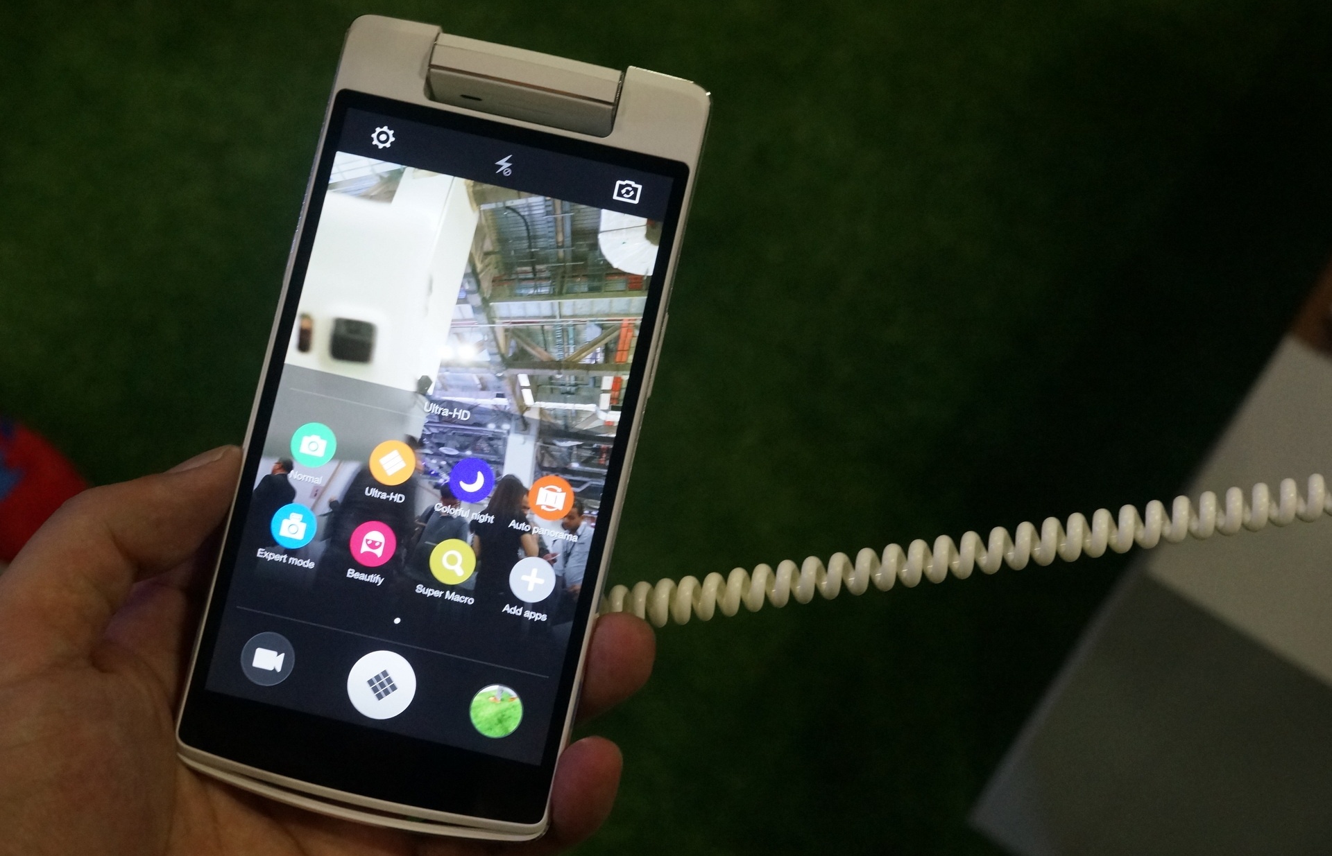 Thuc te Oppo N3 - camera tu xoay, thiet ke gon hinh anh