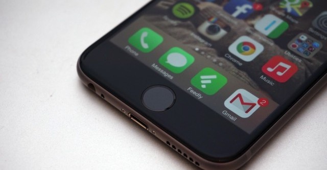 Sau su co uon cong, iPhone 6 Plus lai gap loi bi treo? hinh anh