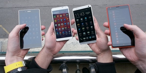 10 smartphone man hinh lon gia tot dang ban tai VN hinh anh