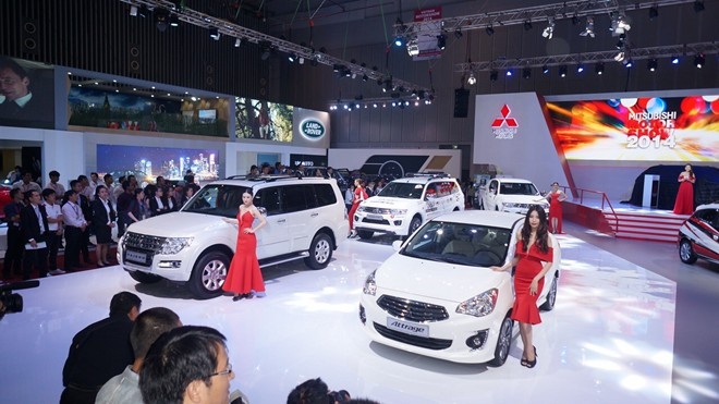 Mot vong Vietnam Motor Show 2014: Xe sang va nguoi dep hinh anh