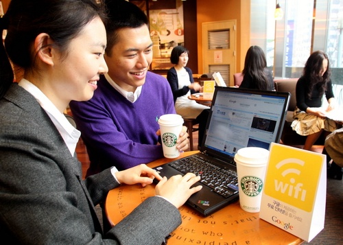 Ket noi Wi-Fi cong cong de bi mat thong tin ca nhan hinh anh