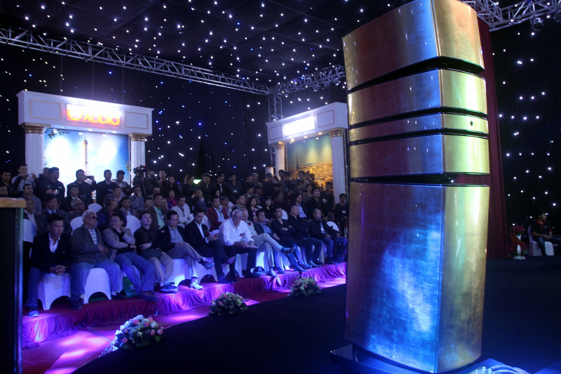 Ha Noi AV Show 2014 kin khach trong ngay dau mo cua hinh anh