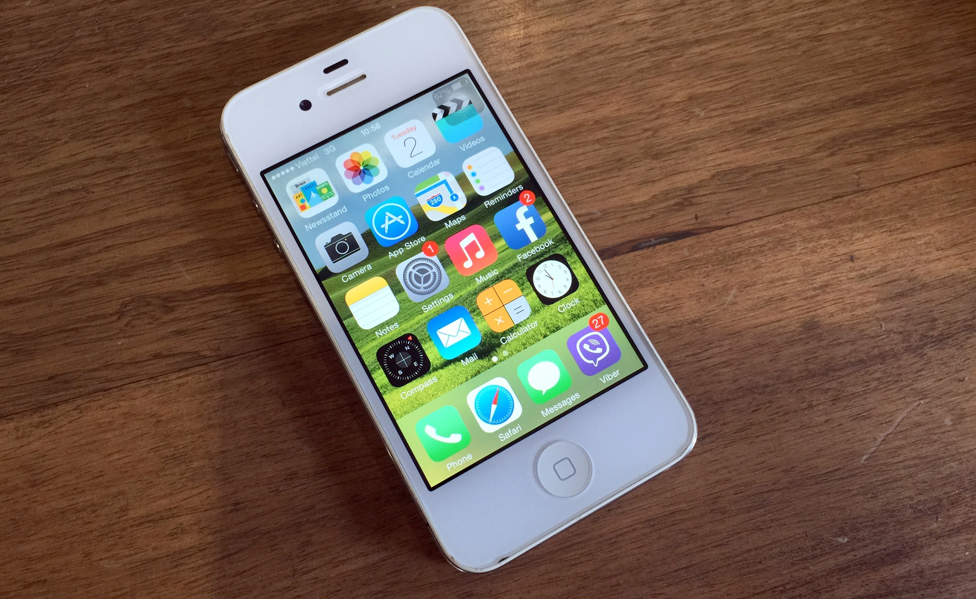 iPhone 4 cu gia 3 trieu, mon hang hieu o que hinh anh