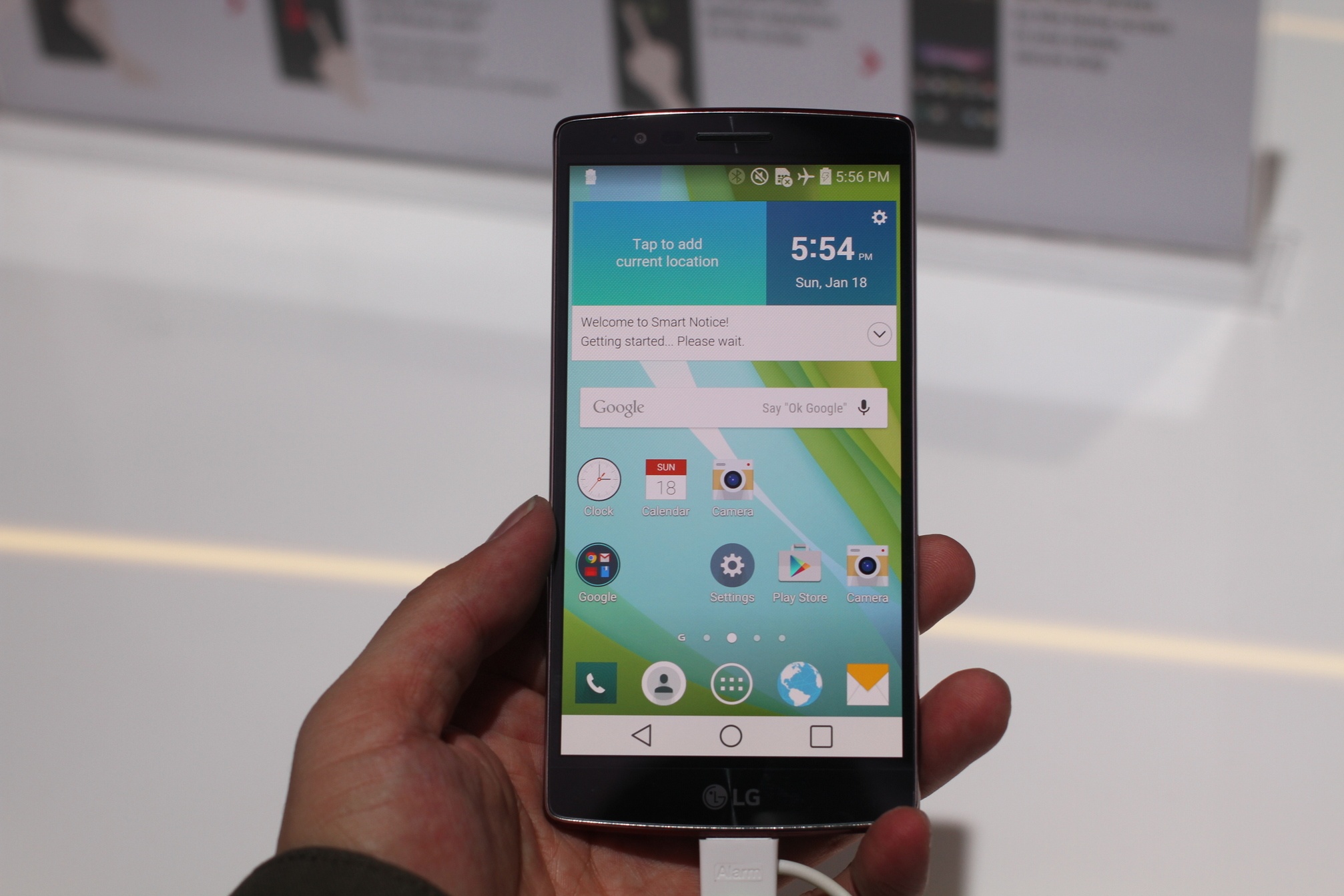 Thuc te LG G Flex 2 man hinh cong, thiet ke dep hon tai CES hinh anh