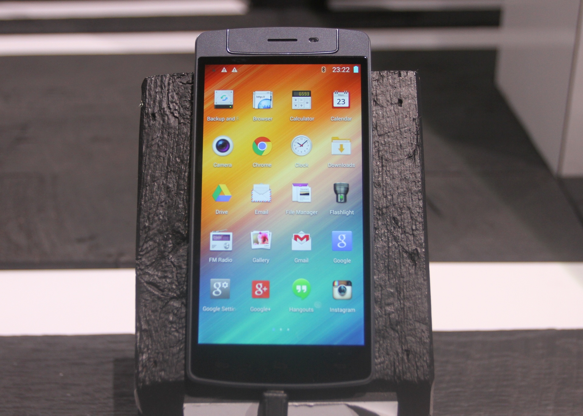 Smartphone 'nhai' di dong Trung Quoc cua hang may anh My hinh anh