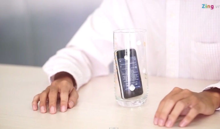 Bo dien thoai vao ly de loa ngoai to hon hinh anh