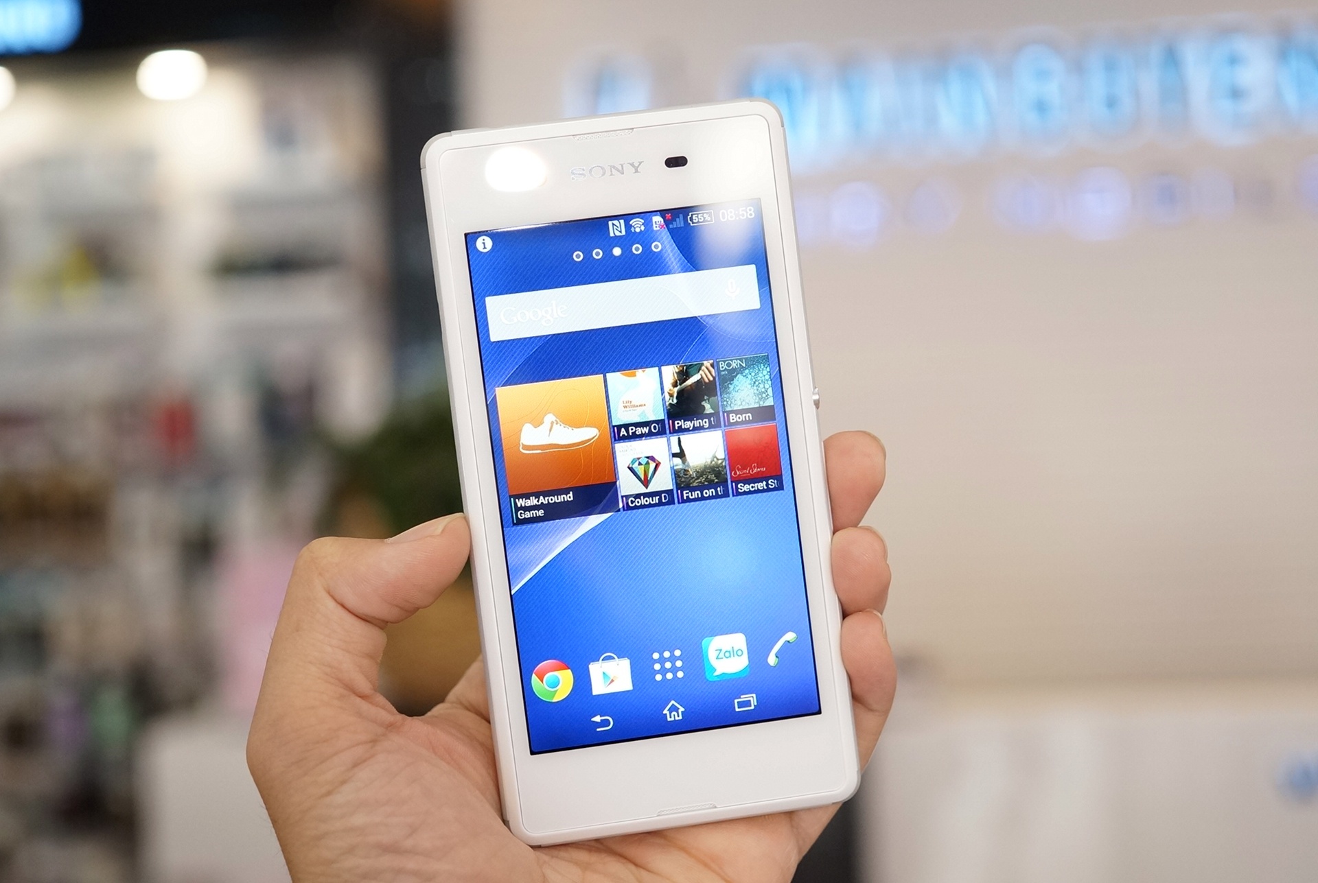 Sony Xperia E3 ha 1,8 trieu dong chuan bi don E4 hinh anh