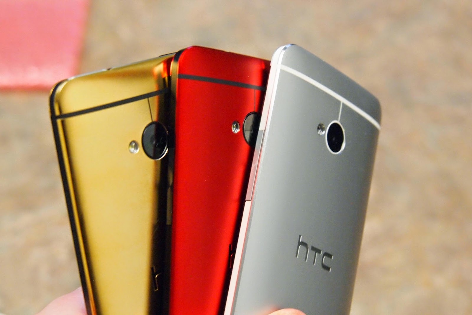 Loat smartphone co mau do may man trong Tet nay hinh anh