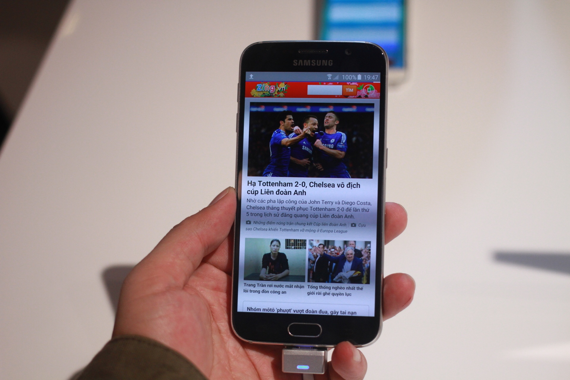 Thuc te Galaxy S6 - kim loai nguyen khoi, thiet ke dep hinh anh