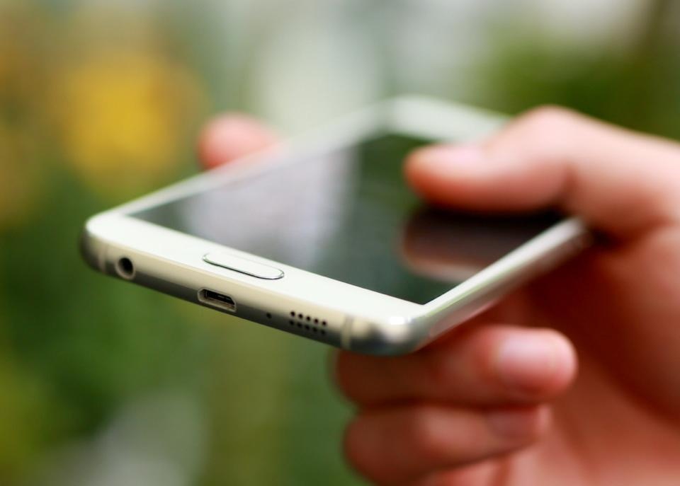 Anh Galaxy S6 dau tien co mat o Ha Noi hinh anh