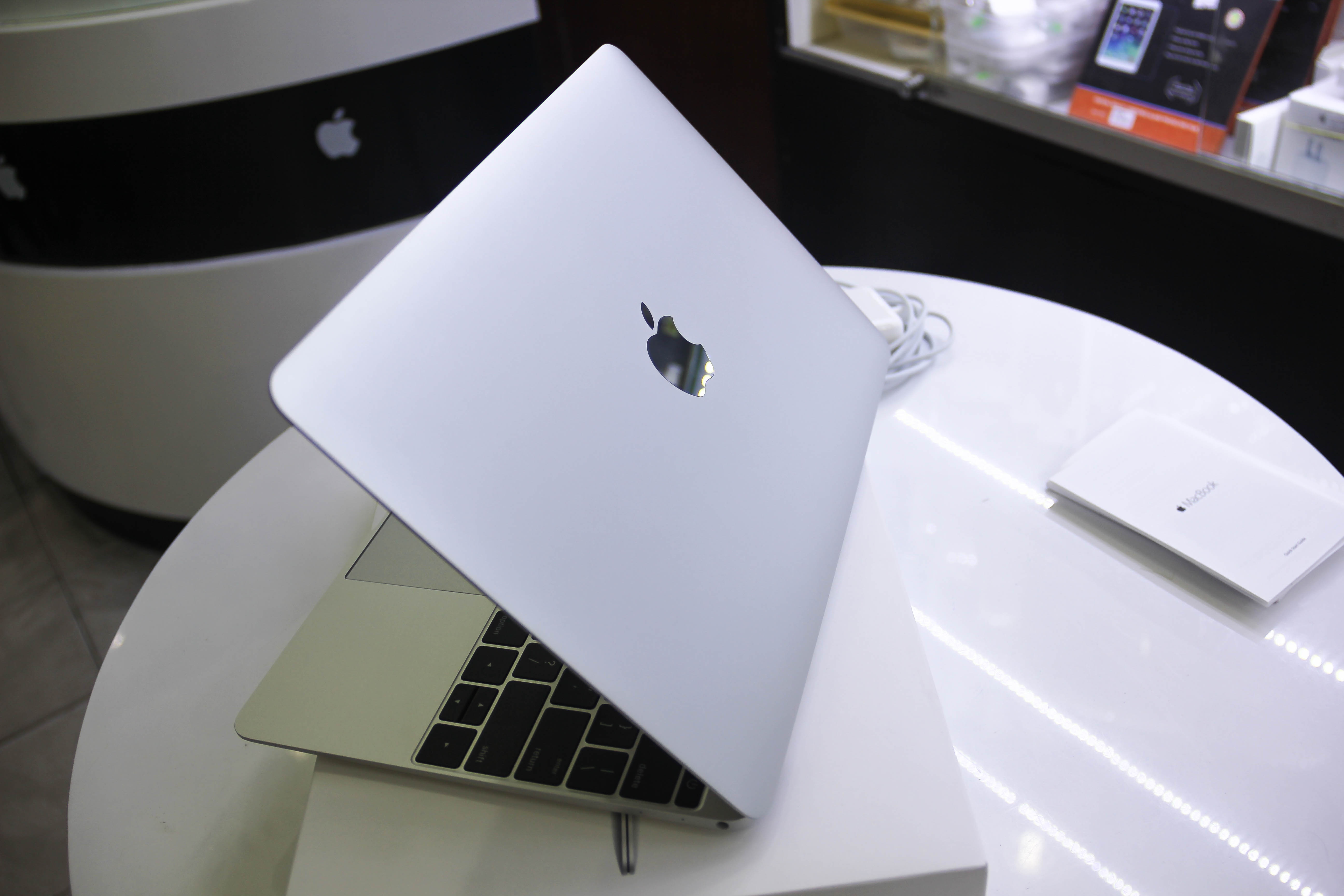 Trai nghiem nhanh MacBook 12 inch o Ha Noi hinh anh