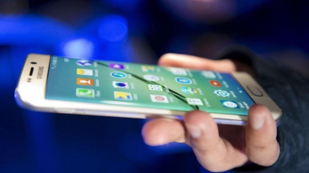 Man hinh cong tren di dong: Tu iPhone 6 den Galaxy S6 Edge hinh anh
