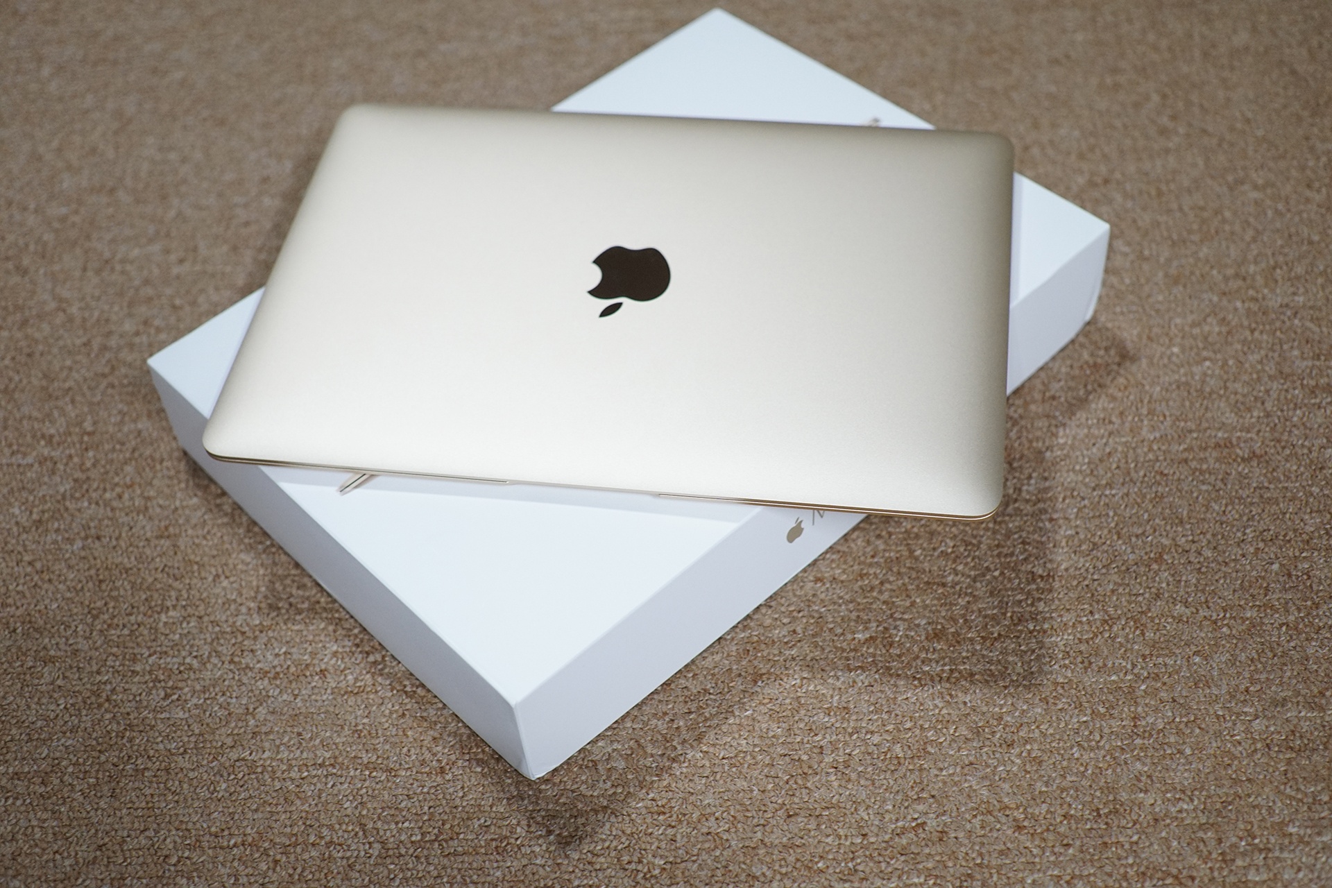 Trai nghiem nhanh MacBook 12 inch Retina o Viet Nam hinh anh