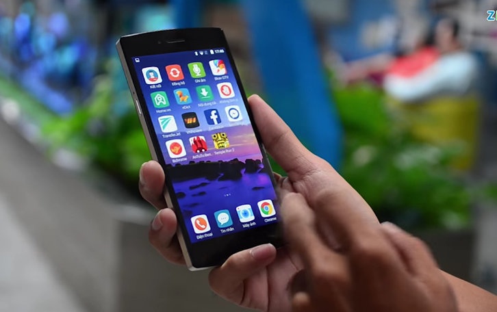 Bphone nong hon 50 do khi sac va su dung hinh anh