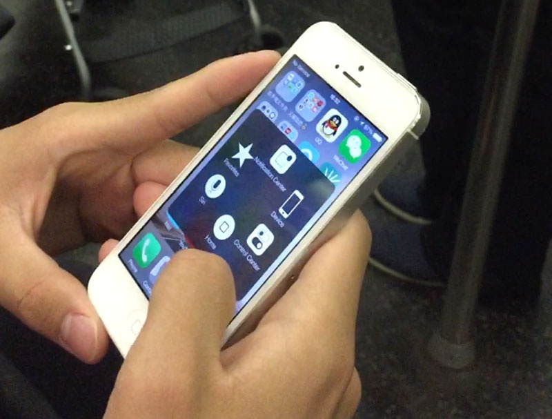 Cach bat, tat nhanh nut Home ao tren iPhone hinh anh