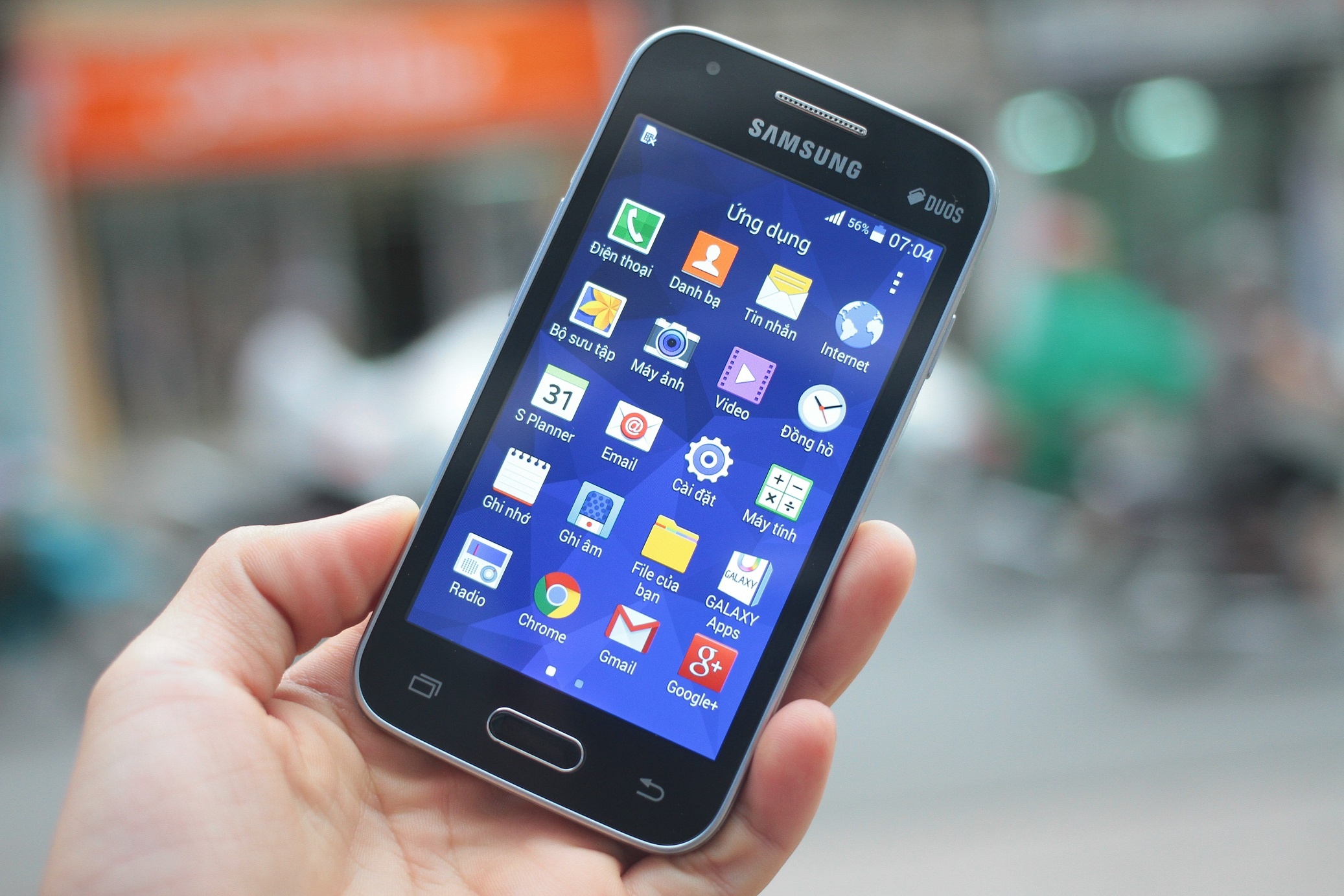 Smartphone 're nhu cho' hinh anh