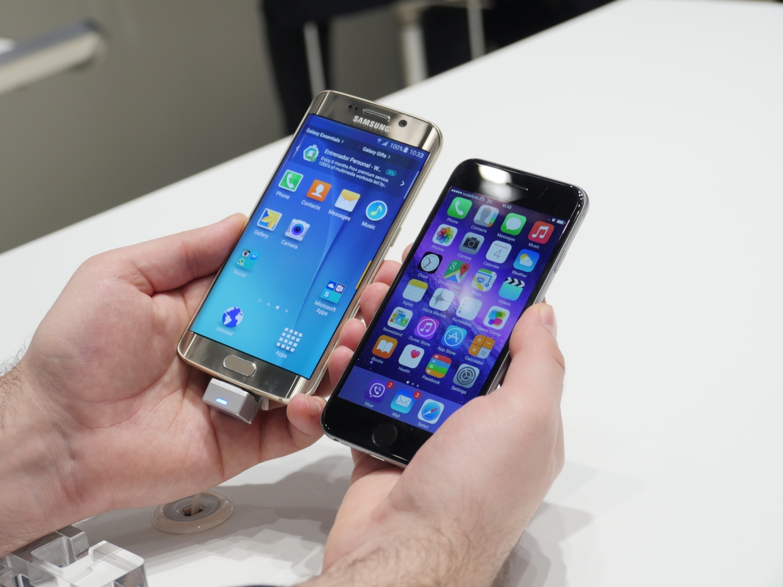 Cuoc thu hung giua Samsung va Apple cuoi 2015 hinh anh
