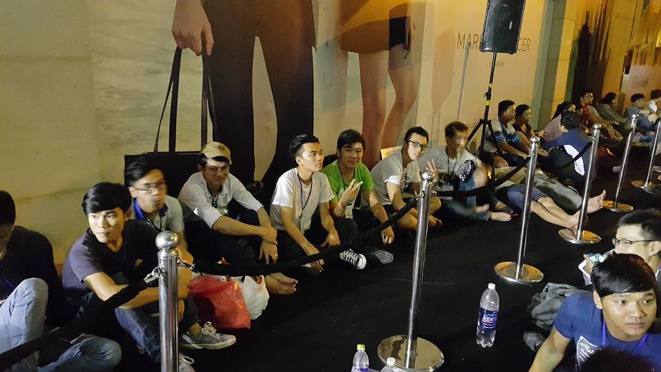 Dem khong ngu cua ca tram nguoi cho Galaxy Note 5 hinh anh