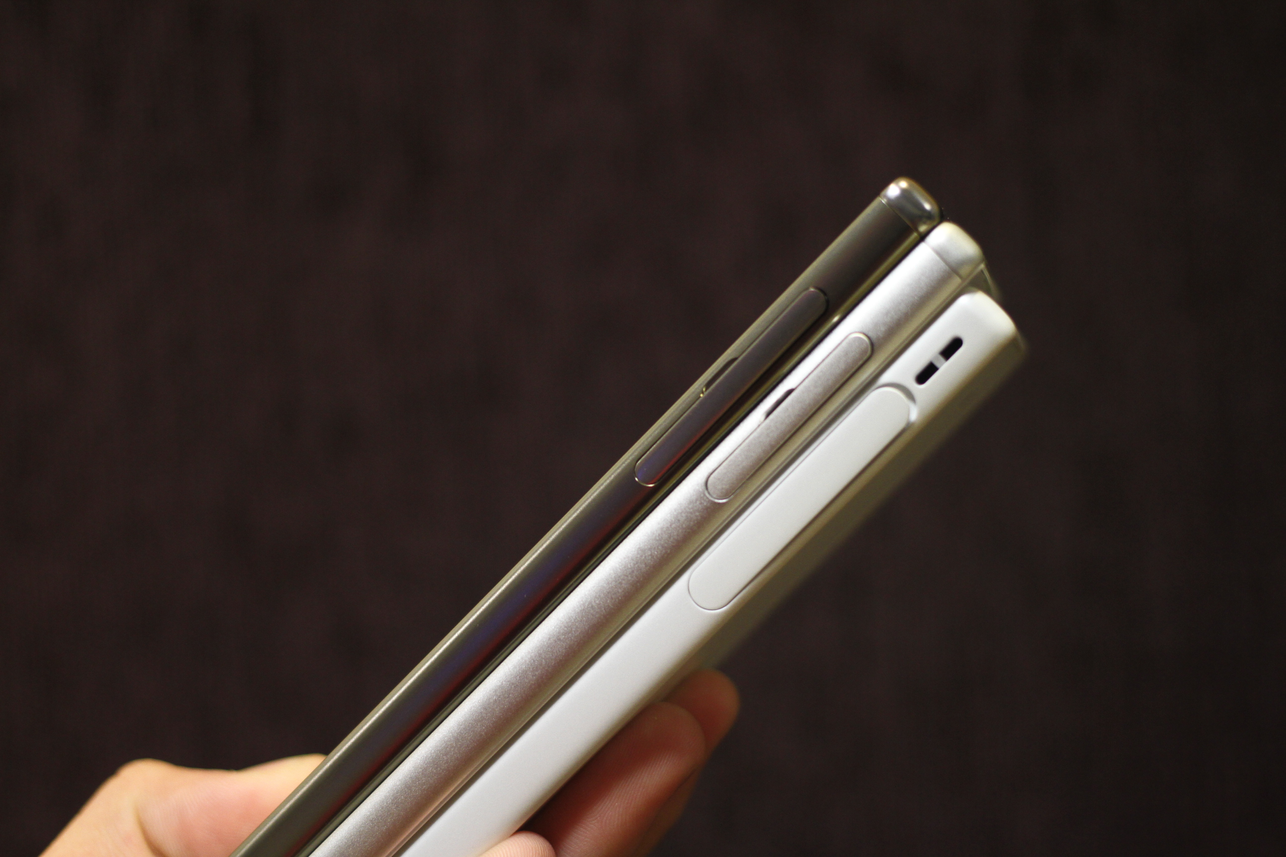 Bo ba Xperia Z5 o Viet Nam hinh anh