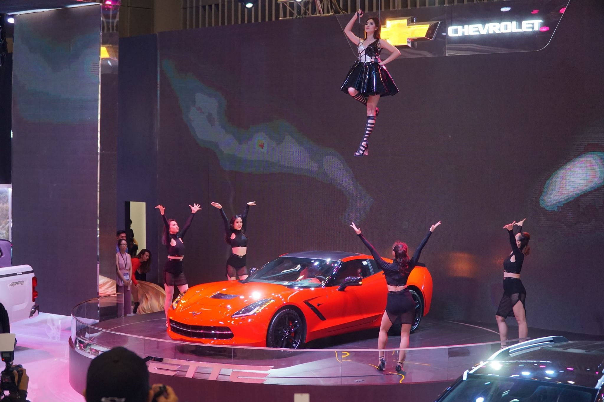 Thieu xe gia re tai Vietnam Motor Show 2015 hinh anh