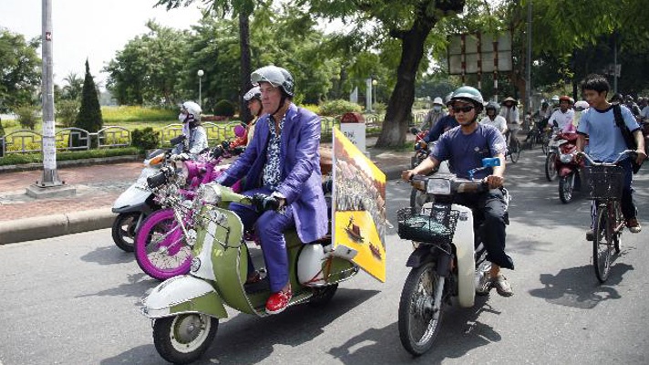 Van hoa xe may Viet Nam tren BBC 7 nam truoc hinh anh