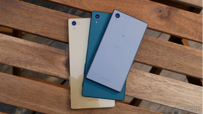 Sony, HTC, Motorola: Ai se phai chia tay thi truong? hinh anh