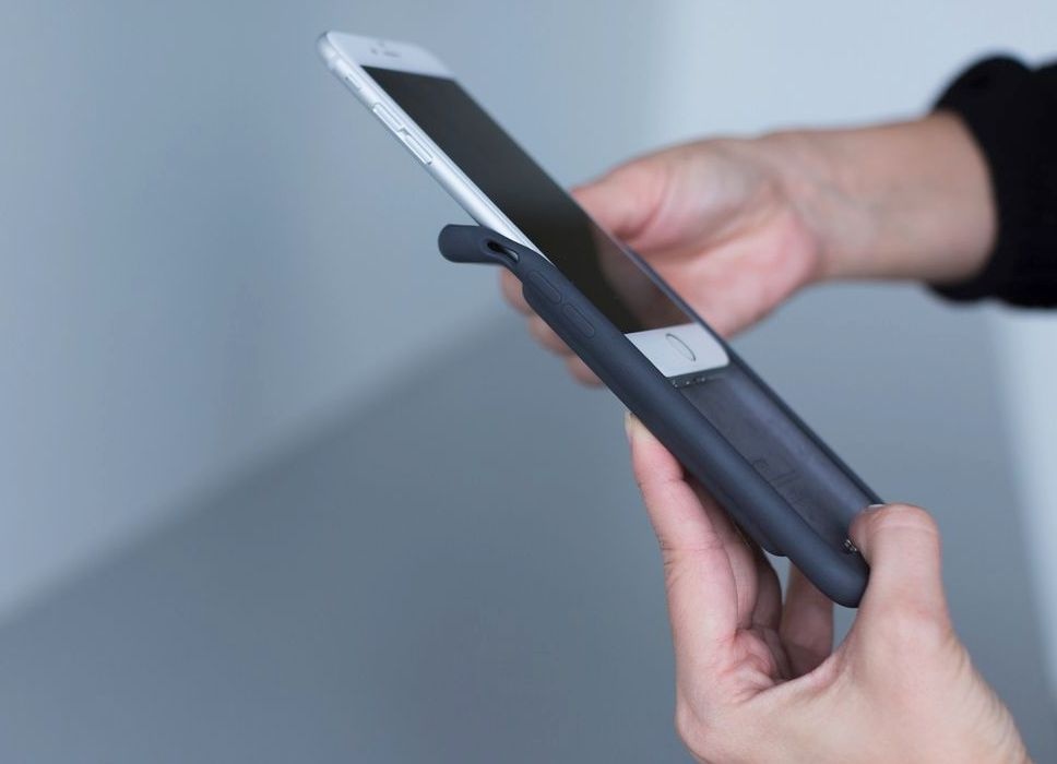 Vo iPhone xau xi: Chien thuat kiem tien cua Apple hinh anh