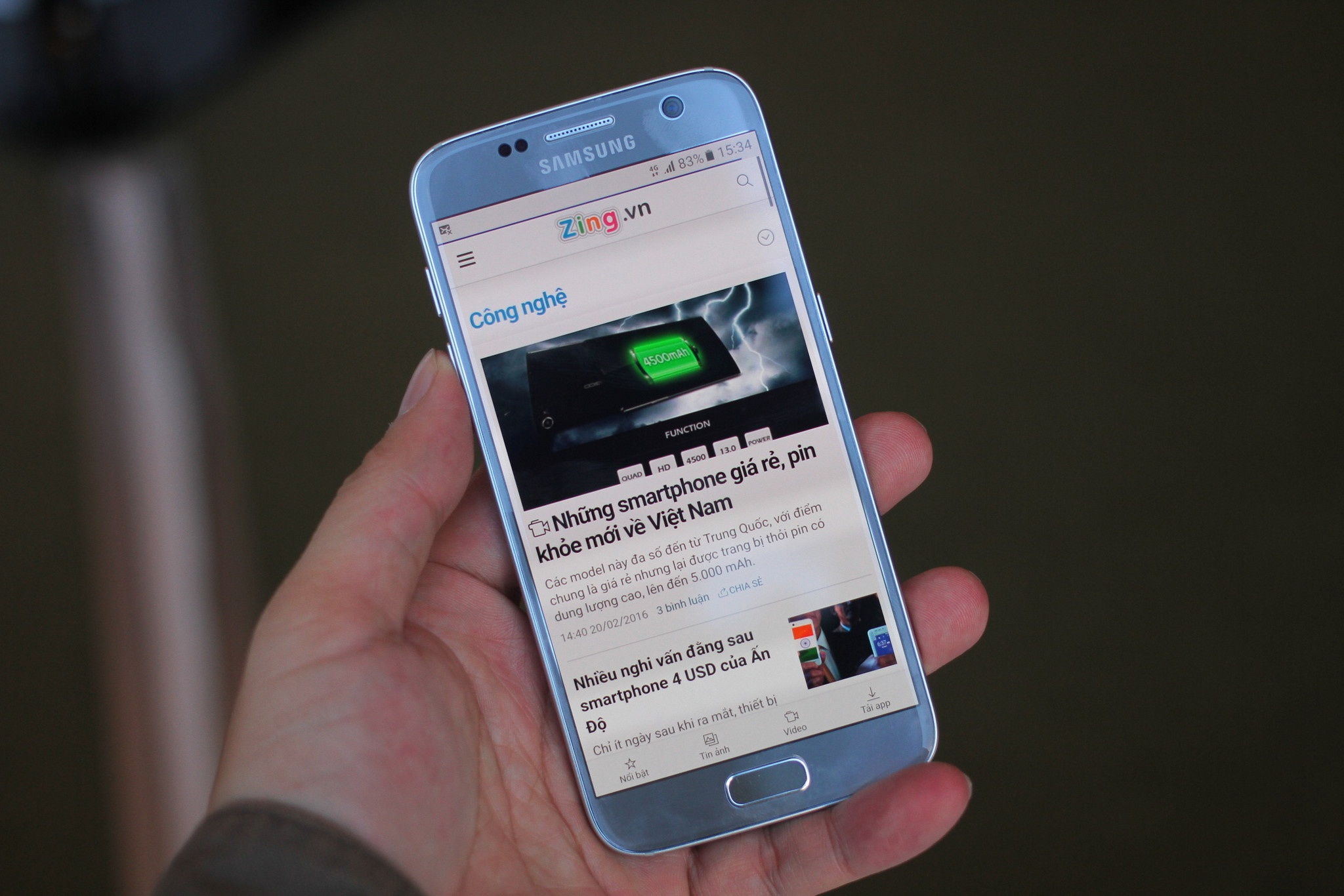 Thuc te Samsung Galaxy S7: Lung cong, chong nuoc hinh anh