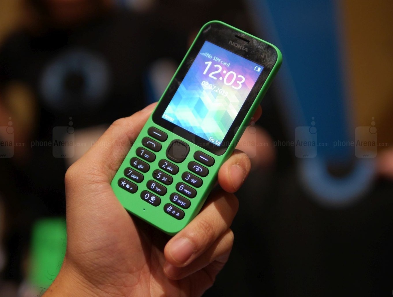 Microsoft ban mang dien thoai co ban Nokia cho Foxconn hinh anh