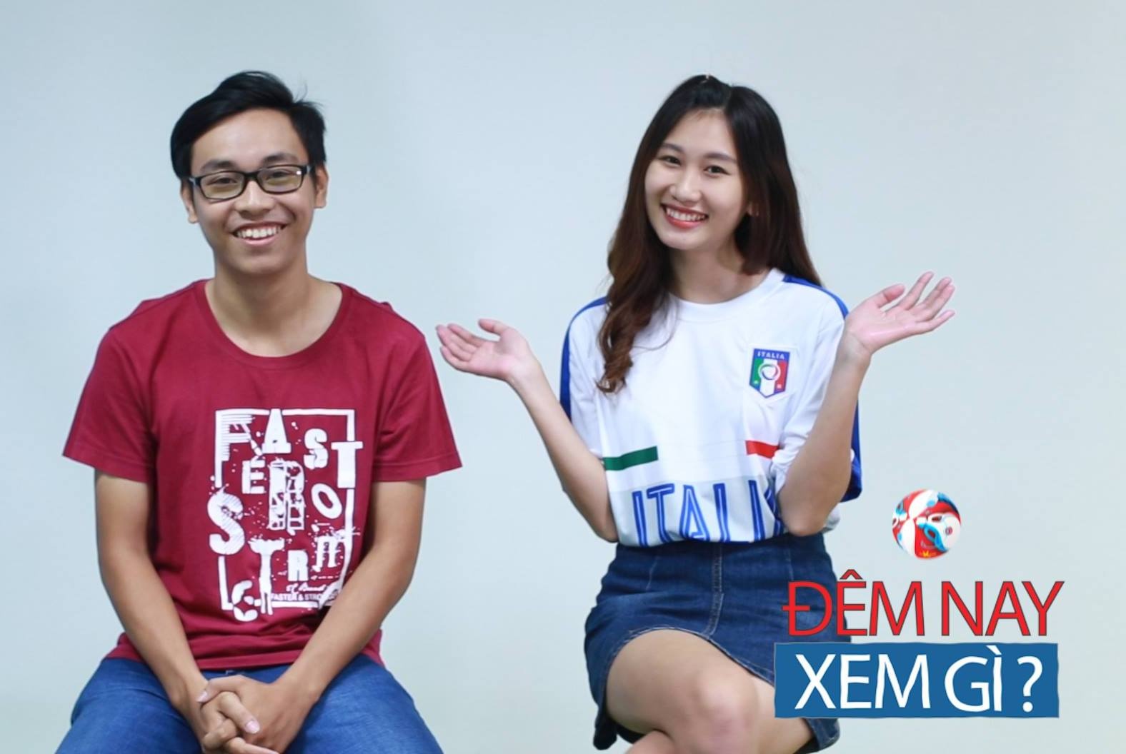 Italy gia nua va Tay Ban Nha tre trung hinh anh