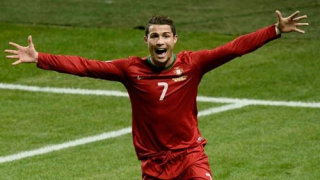 Cho Ronaldo toa sang hinh anh
