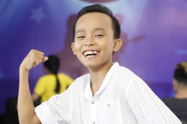 Ho Van Cuong - cau be dac biet nhat o Vietnam Idol Kids hinh anh