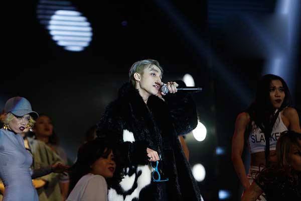 Son Tung lai bi 'soi' hat giong nhac Han hinh anh