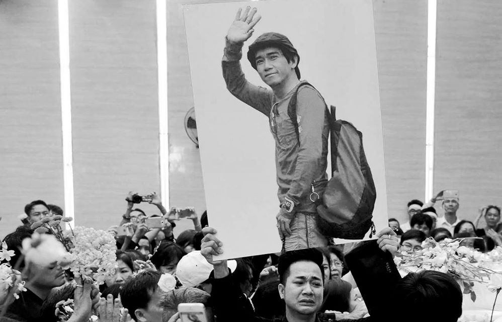 Nuoc mat trong dam tang Minh Thuan hinh anh