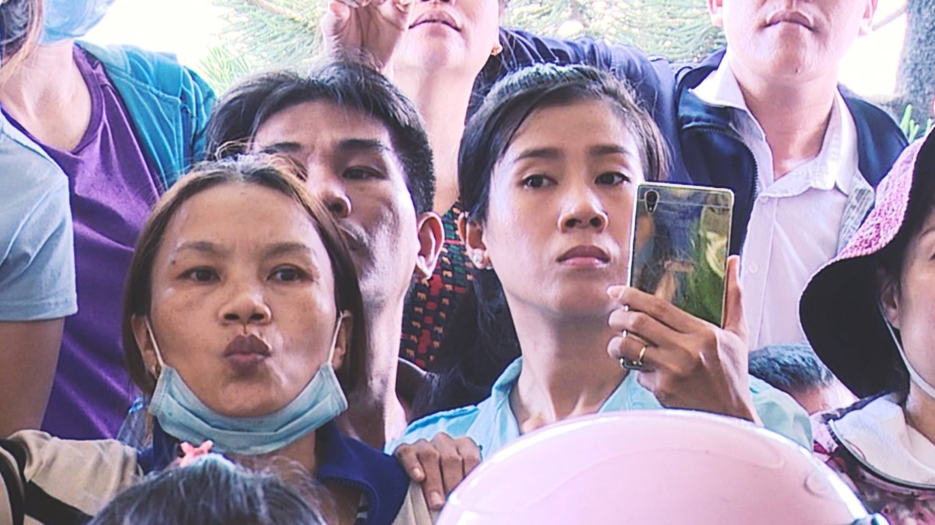 Hinh anh khong dep trong dam tang Minh Thuan hinh anh