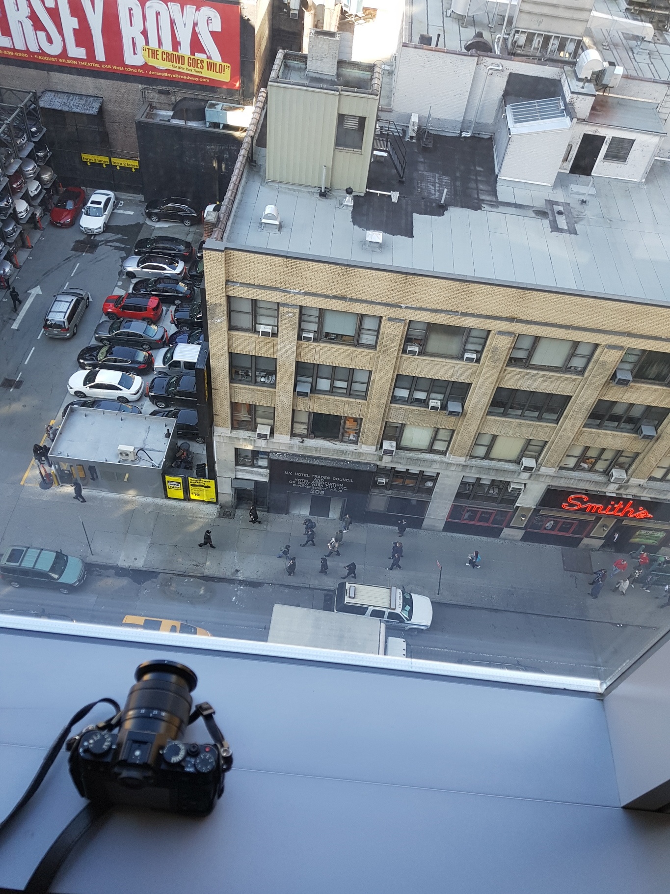 Galaxy S8+ so iPhone 7 Plus anh 8