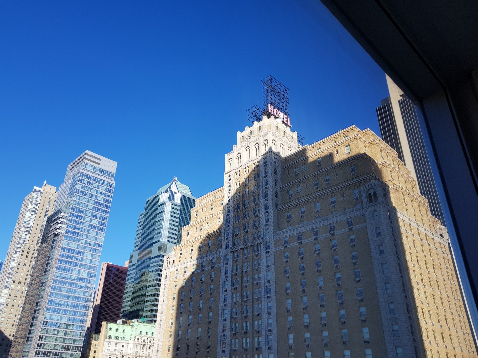 Galaxy S8+ so iPhone 7 Plus anh 14