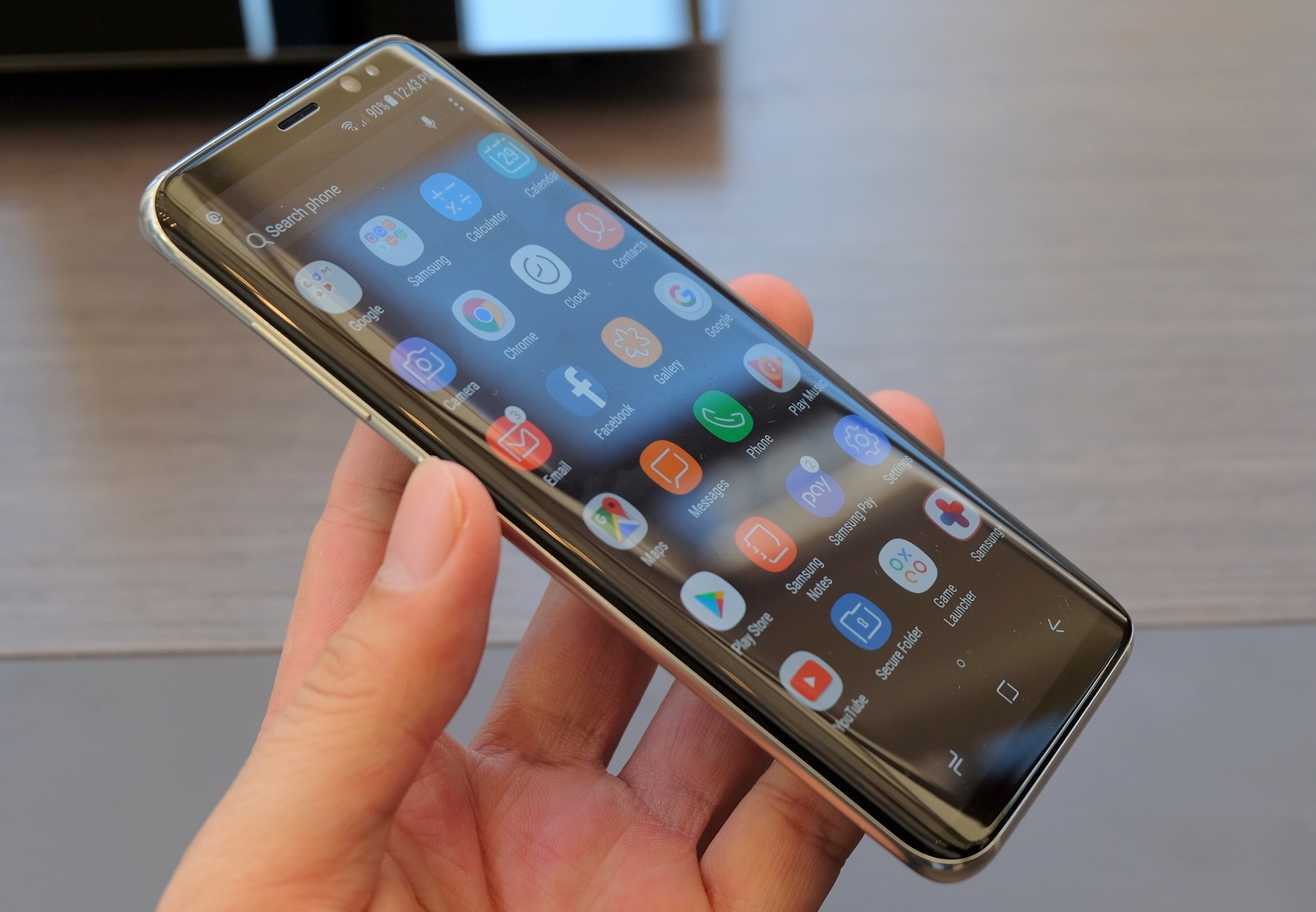 Anh thuc te Galaxy S8: Smartphone dep nhat hien nay hinh anh