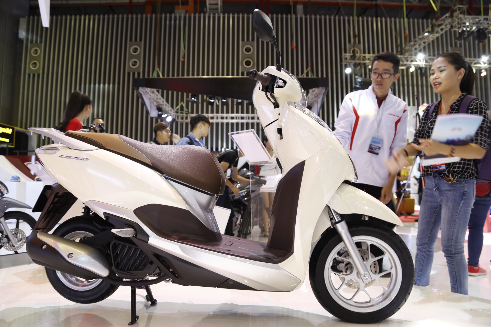 Anh, video Honda Lead 2017 vua ra mat o Viet Nam hinh anh