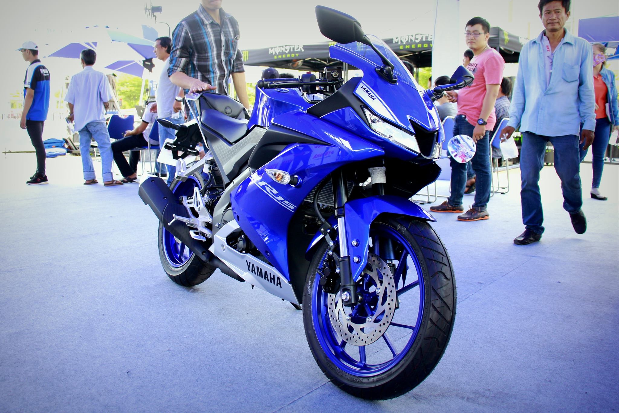 Yamaha YZF-R15 2017 xuat hien tai Viet Nam hinh anh