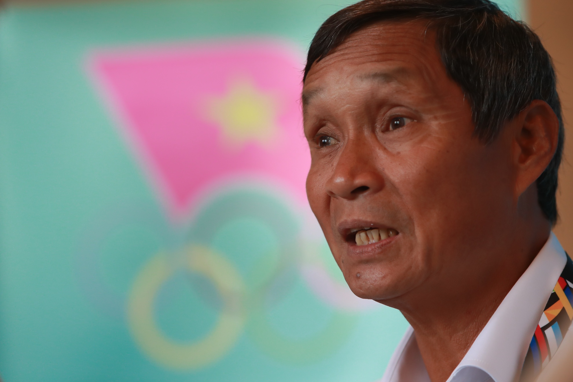 HLV Mai Duc Chung: Toi san sang dan dat doi nam Viet Nam hinh anh