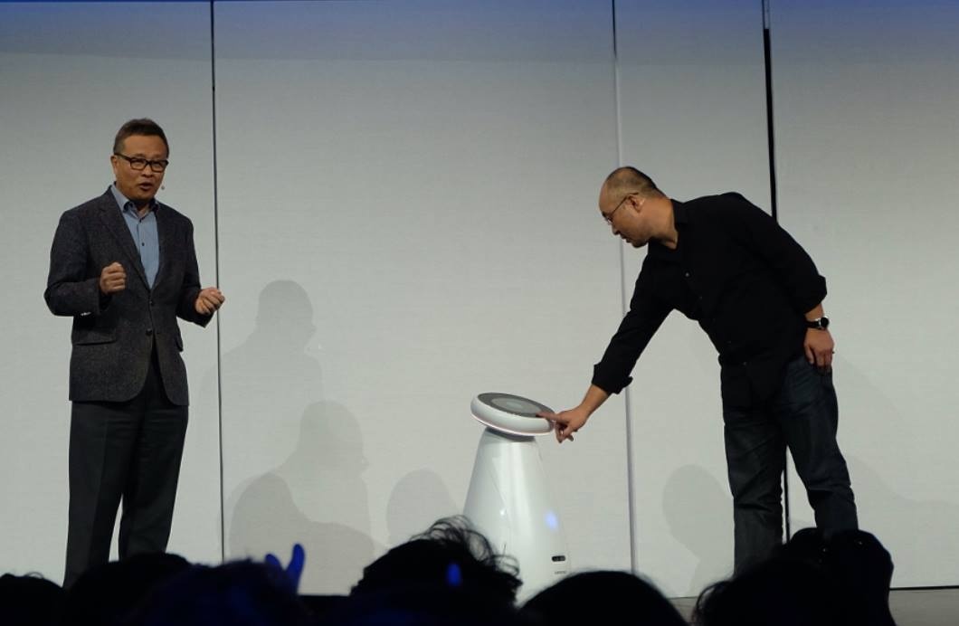 Samsung dua AI vao robot, xe hoi, tu lanh tai CES 2019 hinh anh