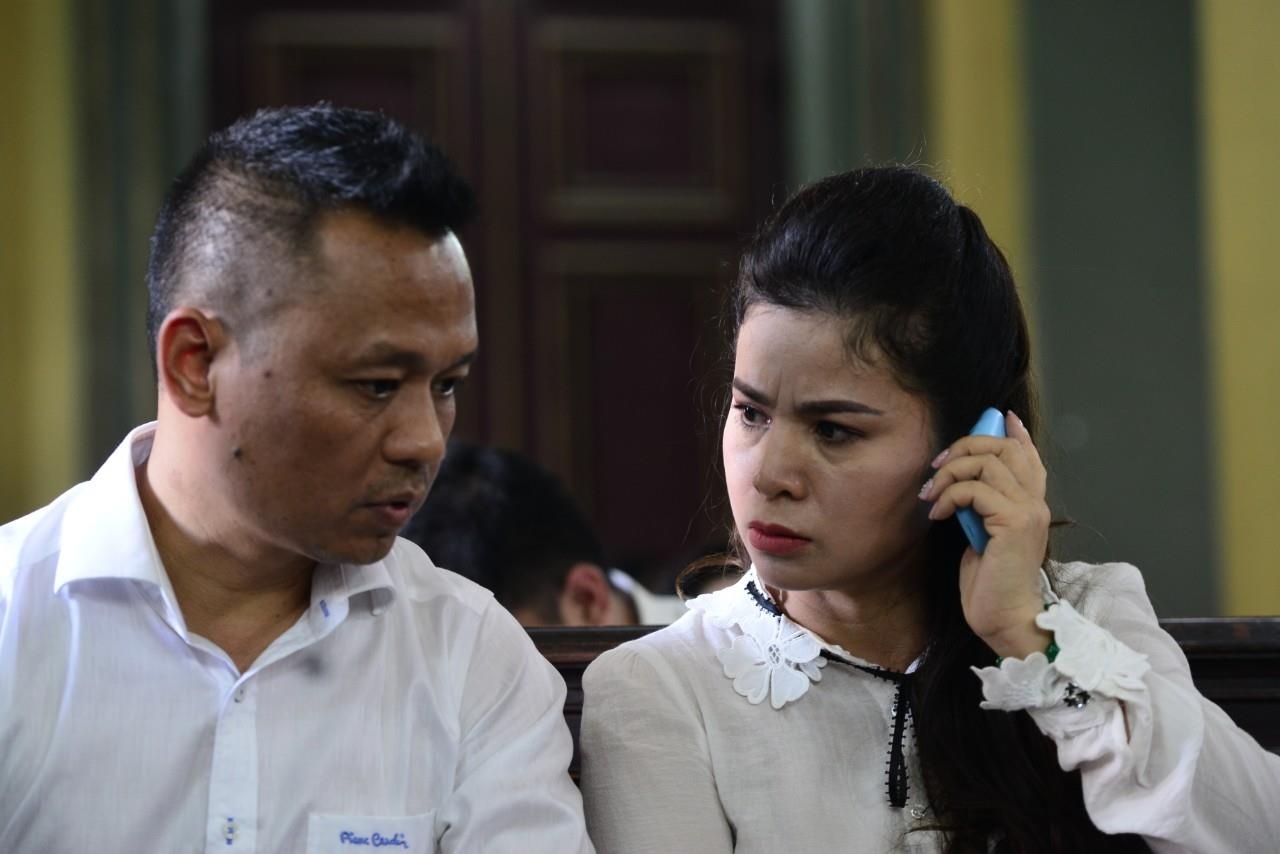 Video toa tuyen vu ly hon vo chong 'vua ca phe' Trung Nguyen hinh anh