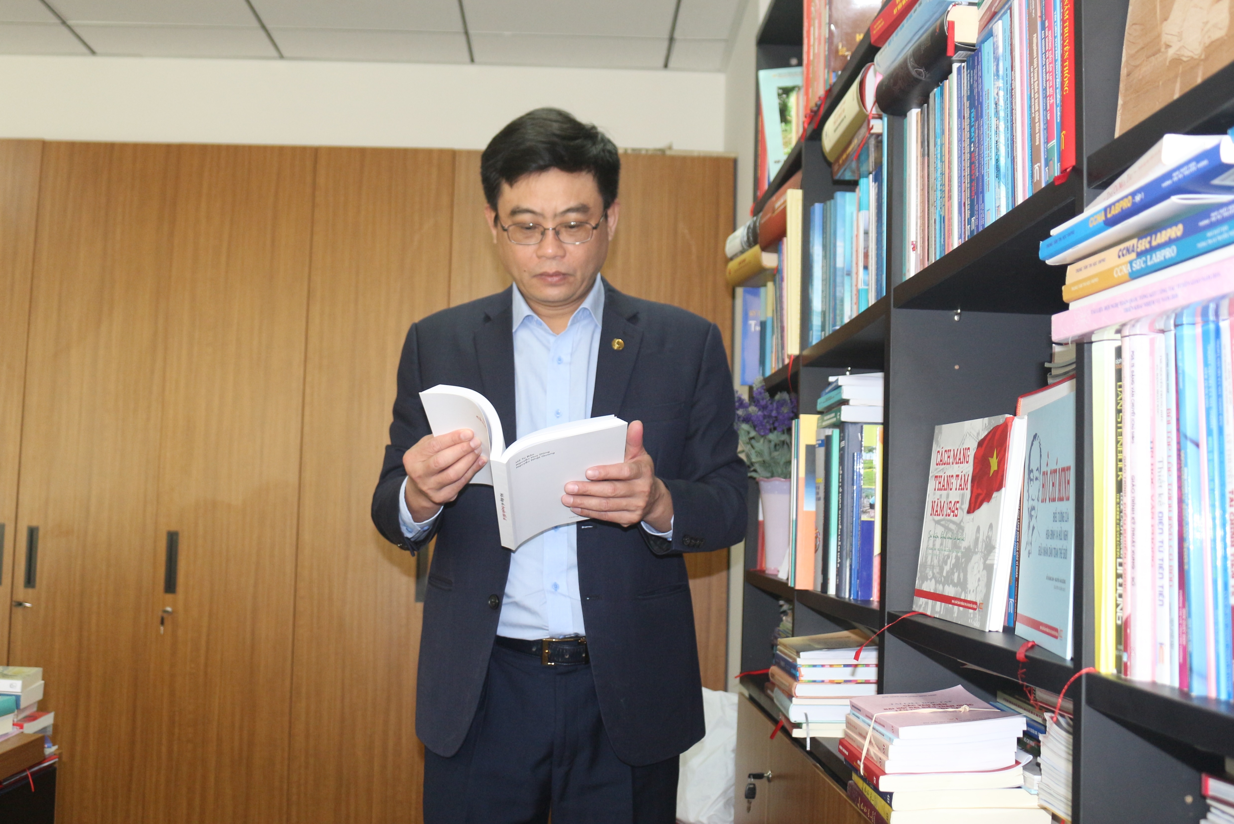 San giao dich ban quyen anh 2