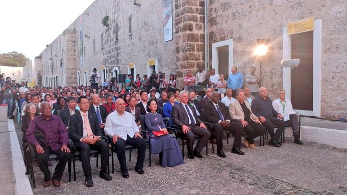 Hoi cho sach quoc te Cuba anh 2