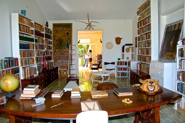 Dau chan Ernest Hemingway tren manh dat Cuba hinh anh