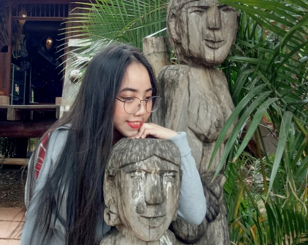 ‘Moi biet cam but toi thich ve, sau nay hoc van toi lai thich viet’ hinh anh