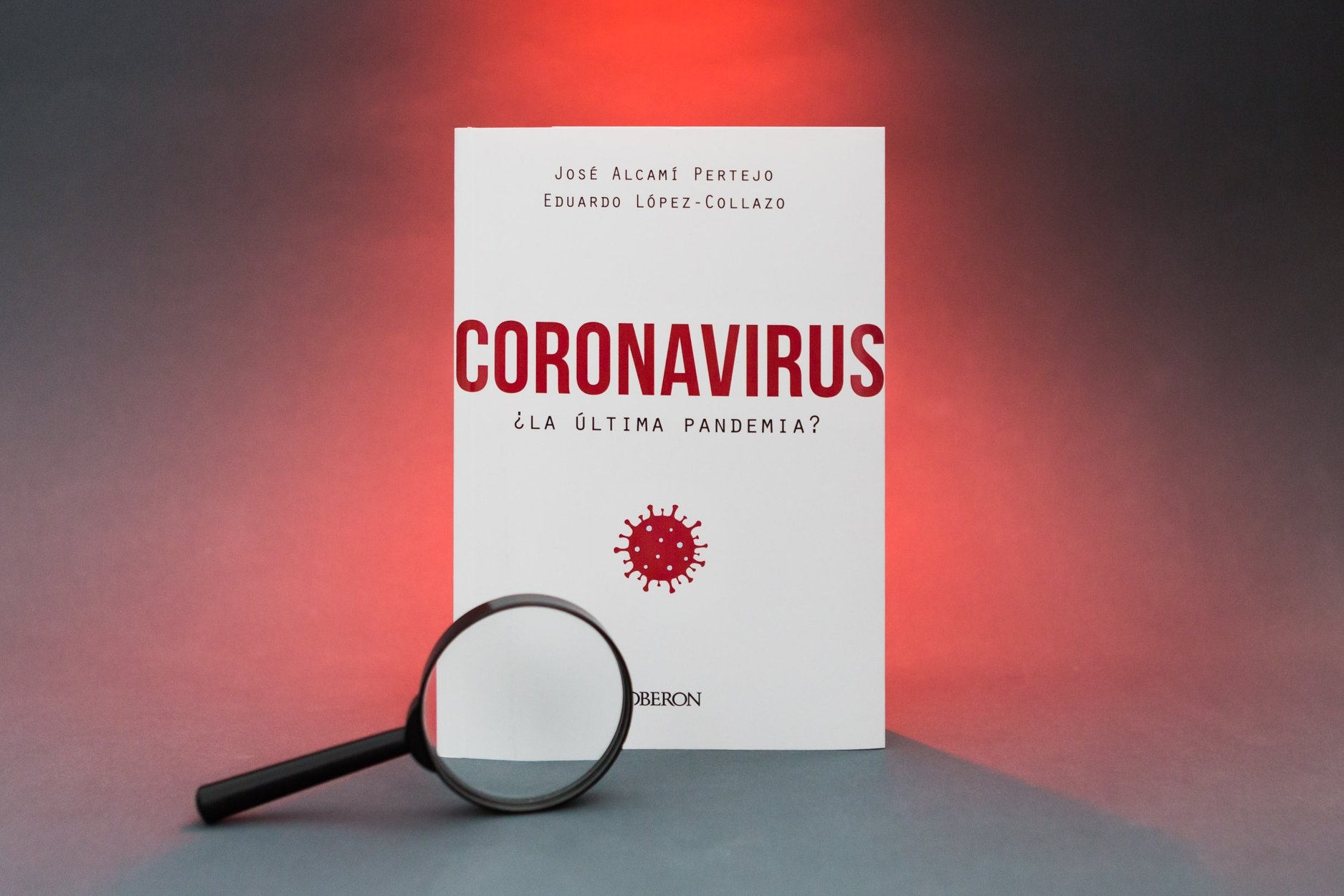 Nhung cuon sach tieng Tay Ban Nha viet ve dai dich hinh anh