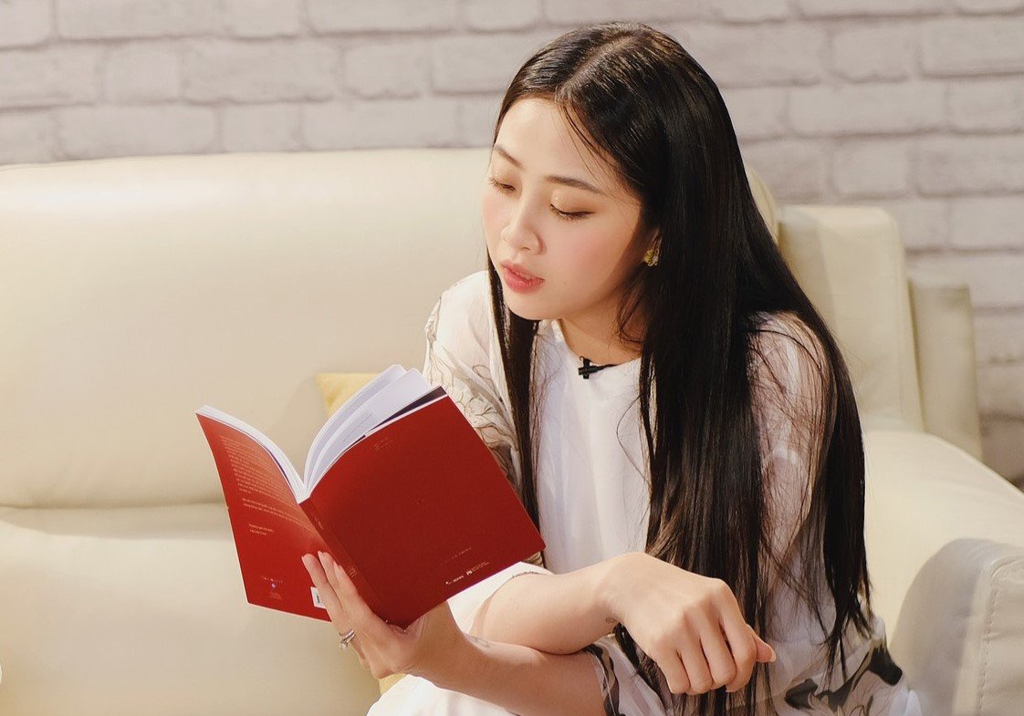 MC Lieu Ha Trinh: ‘Toi nghien cam but’ hinh anh